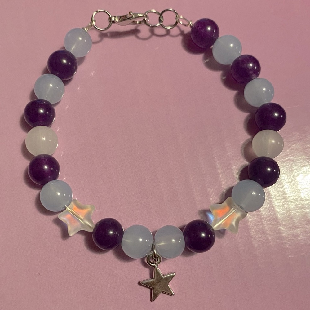 Handmade wire star bracelet with purple dyed agate, white, and blue glass beads